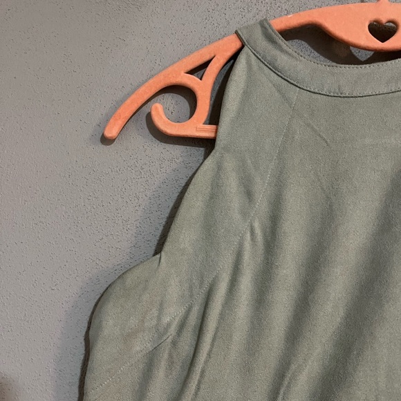 Mint Green Velvet Crop Top - Picture 3 of 6